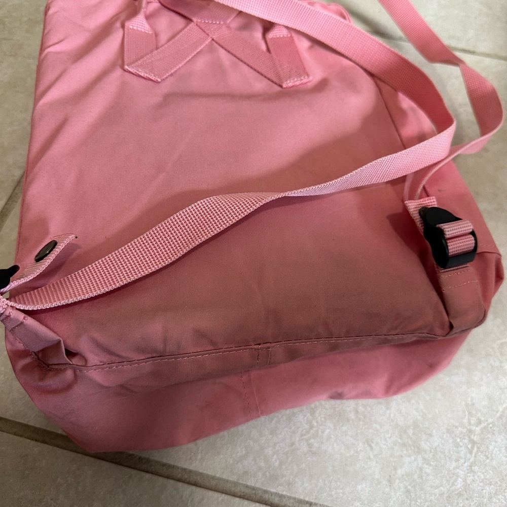 Fjällräven Pink Backpack - Picture 4 of 6